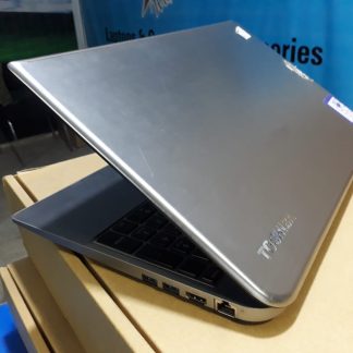 Toshiba Satellite E55 Ultrabook - image 2