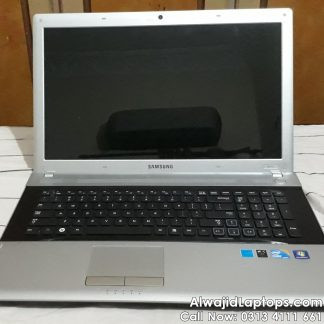 Samsund Rv711 Big Crystal Display 17.3 inches Core i5